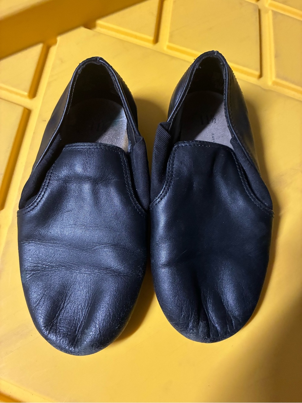 Children jazz dance shoes size 11.5